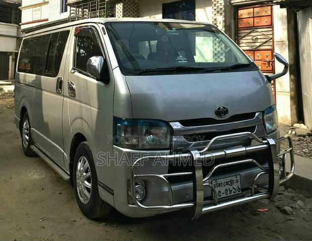 Toyota Hiace 2009