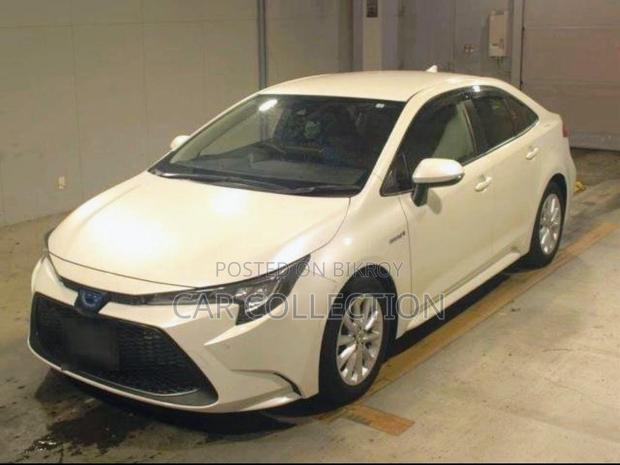 Toyota Corolla S Hybrid Pearl 2020