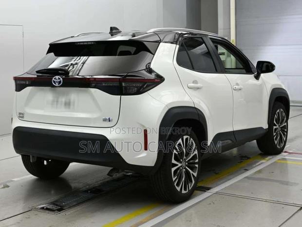 Toyota Yaris Cross Z Pearl & Black 2022