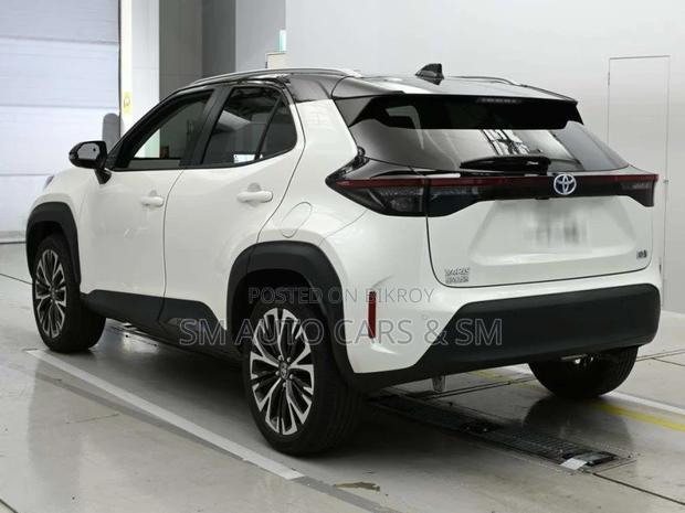 Toyota Yaris Cross Z Pearl & Black 2022
