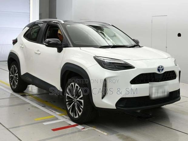 Toyota Yaris Cross Z Pearl & Black 2022