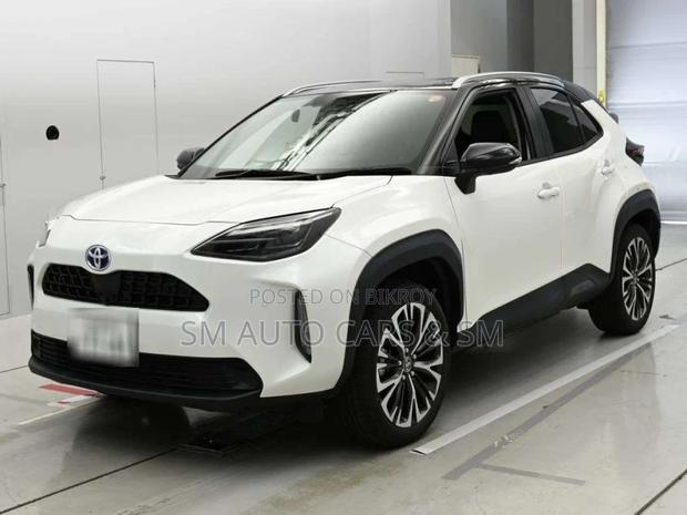 Toyota Yaris Cross Z Pearl & Black 2022