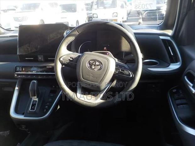 Toyota Voxy S-Z PKG 4.0 BLACK 2023