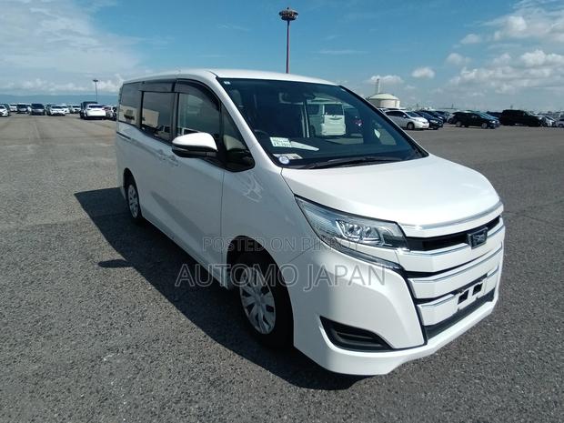Toyota Noah X 2021