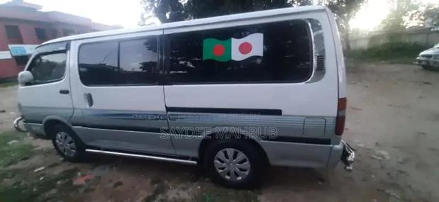 Toyota Hiace , 2004