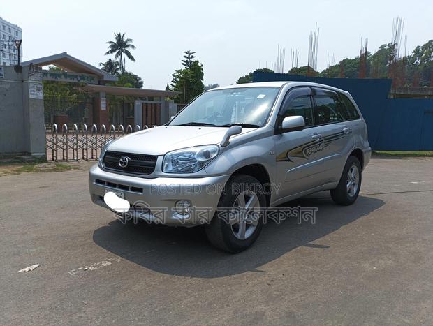 Toyota RAV4 silver 2004