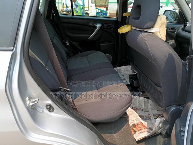 Toyota RAV4 silver 2004