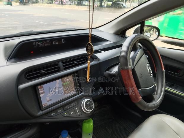 Toyota Aqua Hy-brid 2015