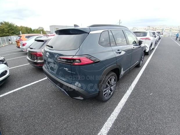 Toyota Corolla Cross Z Massive Grey 2026