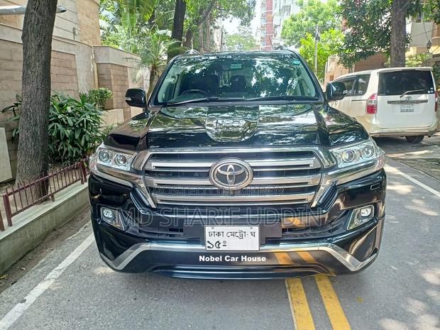 Toyota Land Cruiser VX-V8 (Diesel Turbo) 2018