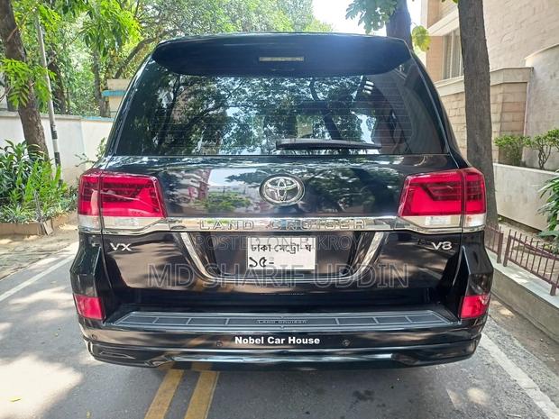 Toyota Land Cruiser VX-V8 (Diesel Turbo) 2018