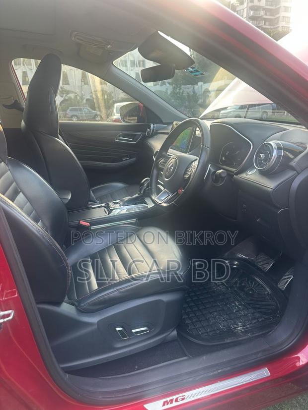 MG ZS 2023 Red