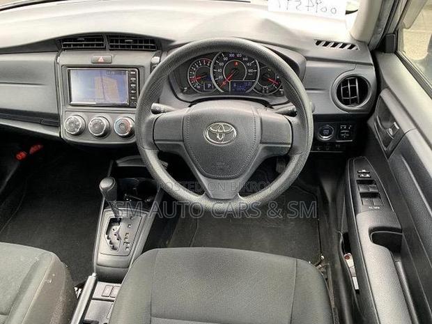 Toyota Axio Non Hybrid EX Silver 2021