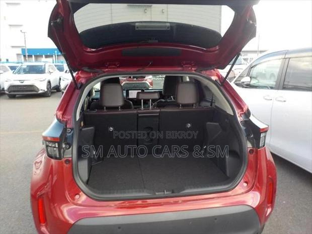 Toyota Yaris Cross Z Red 4 Point 2021