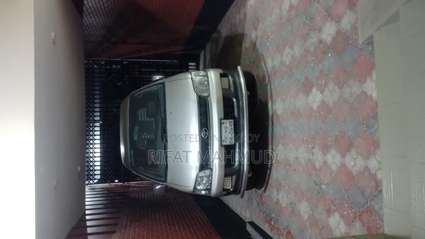 Toyota Noah . 1998