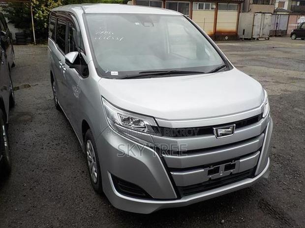 Toyota Noah X Pack. 2020