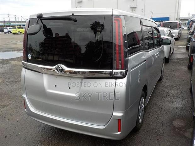 Toyota Noah X Pack. 2020