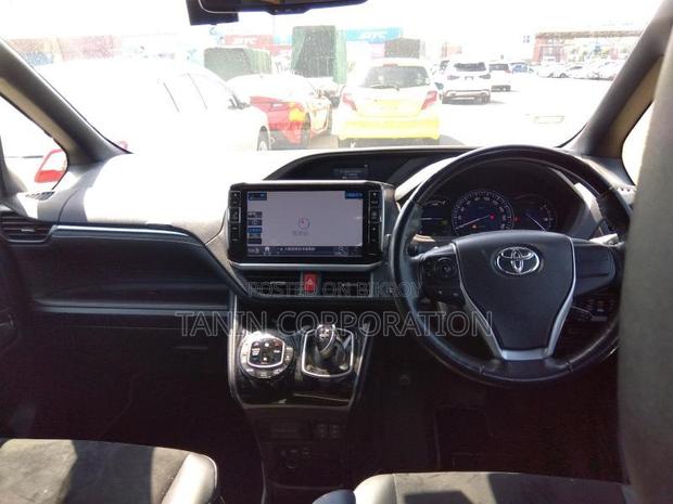 Toyota Esquire GI Premium 2020