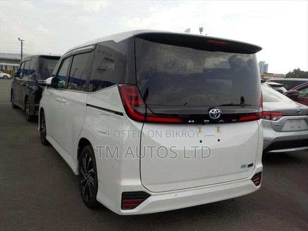 Toyota Noah S-Z PKG 4.5 PEARL 2023