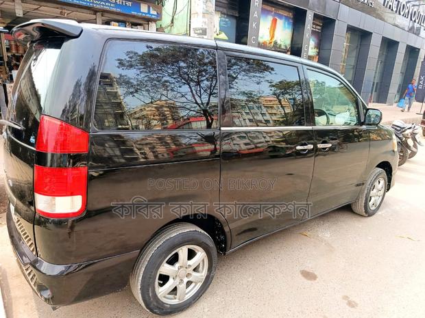Toyota Noah x 2003
