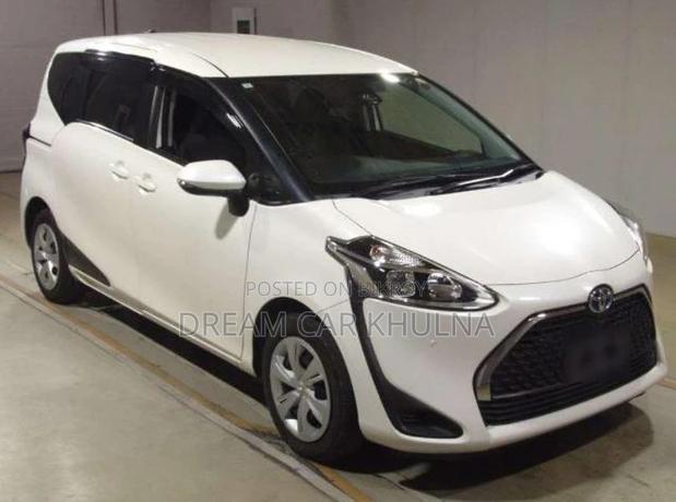 Toyota Sienta X hybrid 7setar 2021
