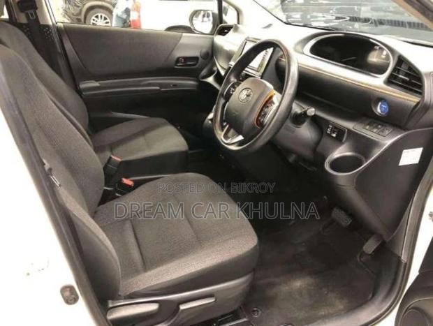Toyota Sienta X hybrid 7setar 2021