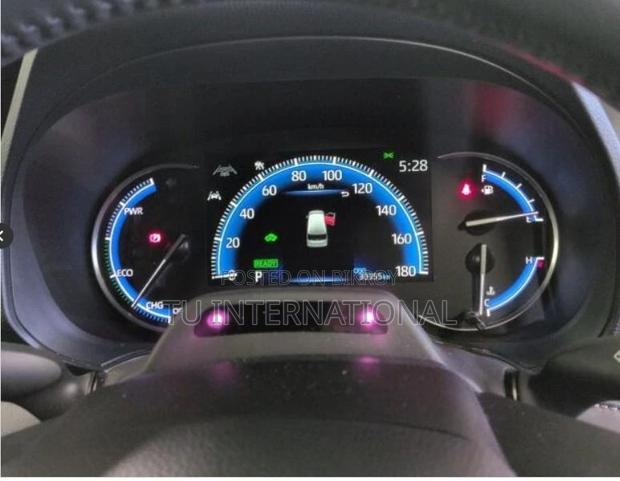 Toyota Noah sz hybrid package 2020
