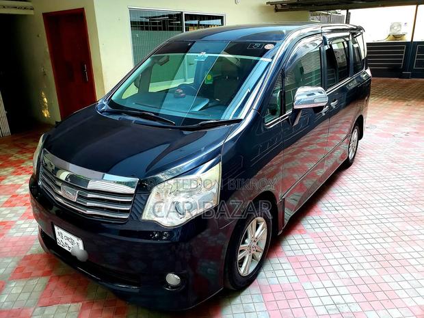 Toyota Noah S SI GRADE PUSH 2013