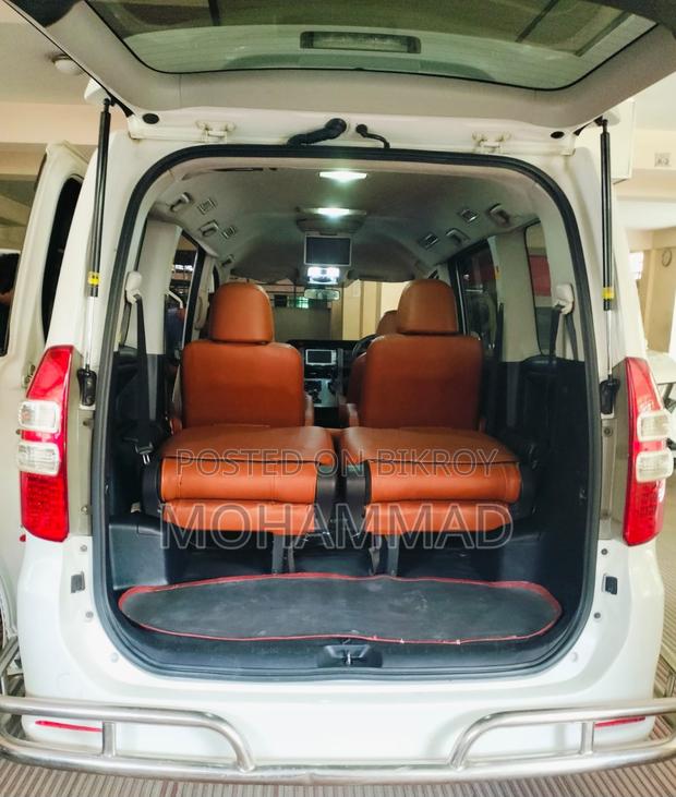Toyota Noah 2013