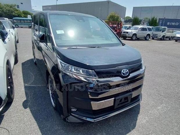 Toyota Noah Hybrid SZ Black New 2023