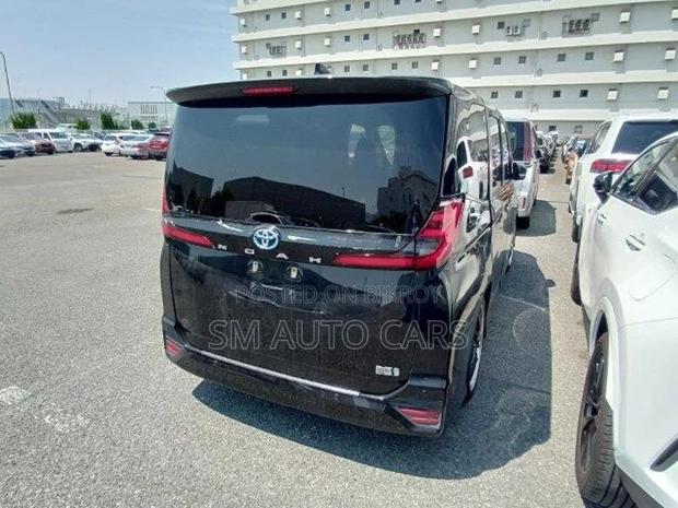 Toyota Noah Hybrid SZ Black New 2023