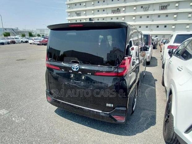 Toyota Noah Hybrid SZ Black New 2023