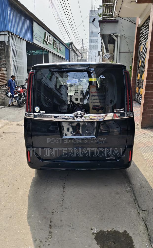 Toyota Noah push start 2021