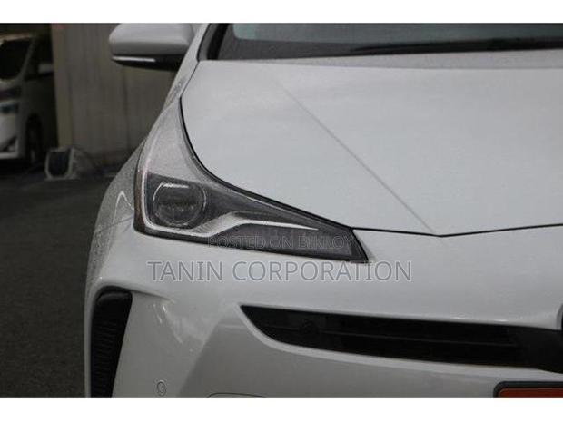 Toyota Prius S 2021
