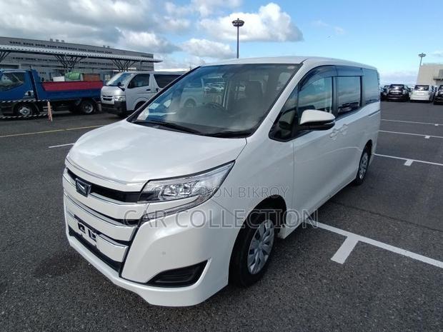 Toyota Noah X pearl 2021