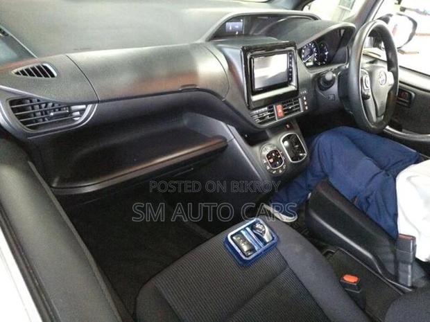 Toyota Noah Hybrid X Silver 2021