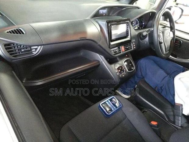 Toyota Noah Hybrid X Silver 2021