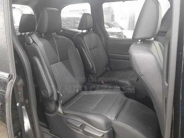 Toyota Noah Hybrid SZ Black New 2022