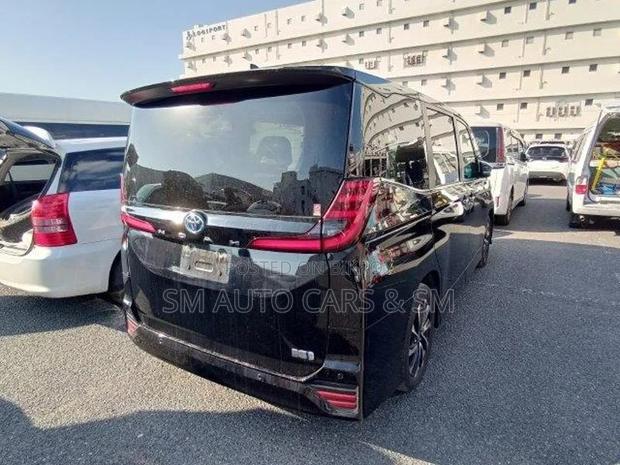 Toyota Noah Hybrid SZ Black New 2022