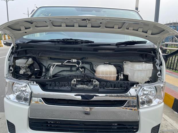 Toyota Hiace DX Dual AC TRH 2020