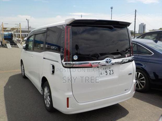 Toyota Noah G Pack. 2021