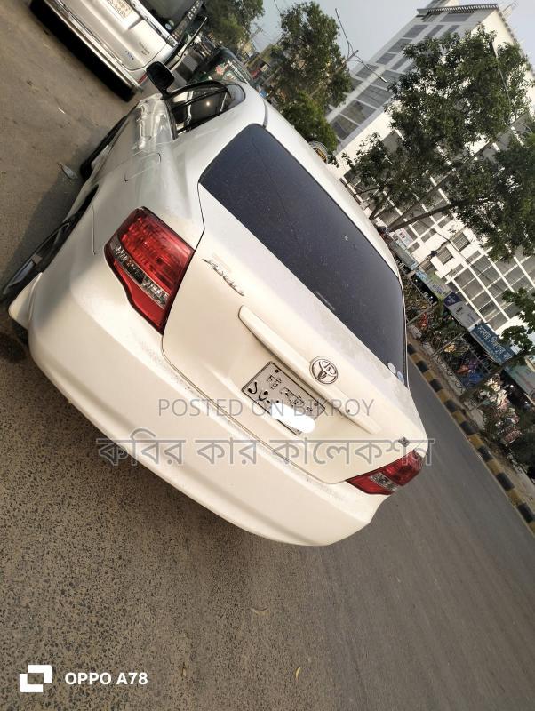 Toyota Axio white 2011