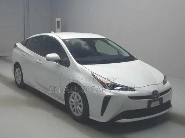 Toyota Prius S Pearl 360 Camera 2022