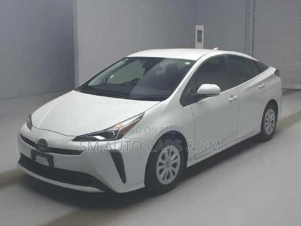 Toyota Prius S Pearl 360 Camera 2022