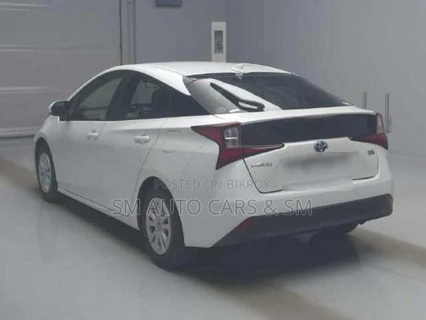 Toyota Prius S Pearl 360 Camera 2022