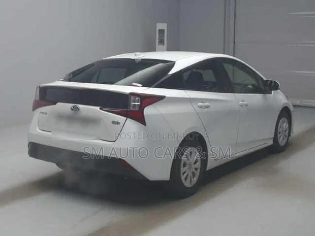 Toyota Prius S Pearl 360 Camera 2022