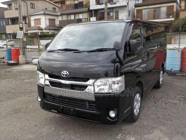 Toyota Hiace GL Black 2021