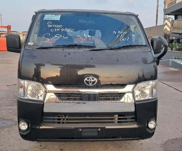 Toyota Hiace GL Black 2021