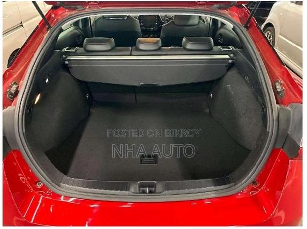 Toyota Prius A TURNING SELECTION 2021