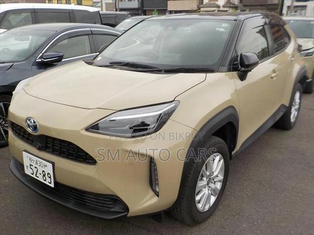 Toyota Yaris Cross G Beige & Black 2021